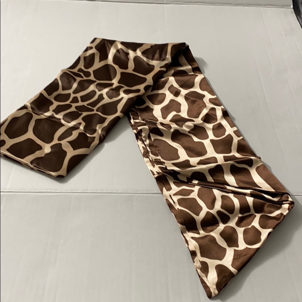 Scarf - Picture 2 of 6